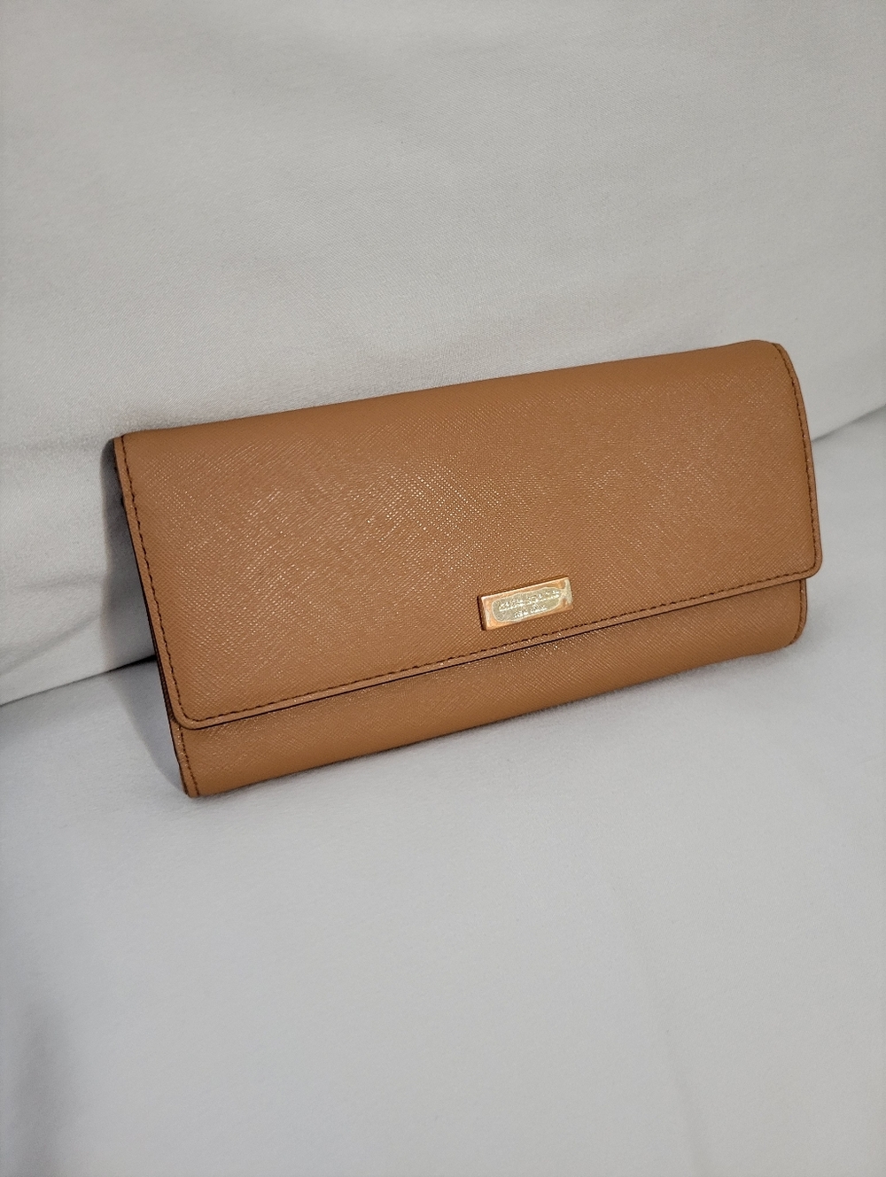 Kate Spade Classic Tan Women's Wallet Clutch - Gold Accent